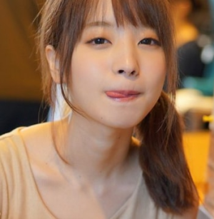Kana Momonogi